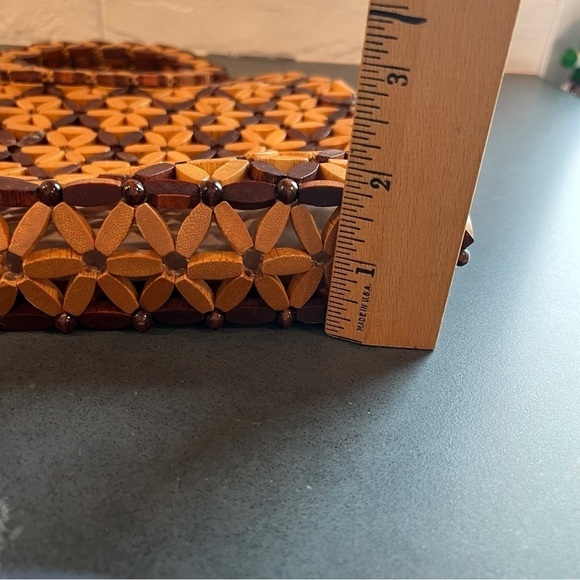 Wooden daisy macrame handbag - Picture 12 of 13